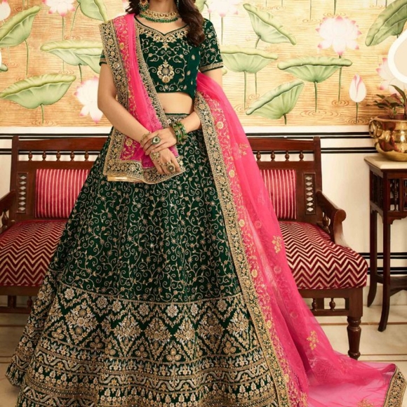 Green silk designer  Lehenga - Picture 2 of 4